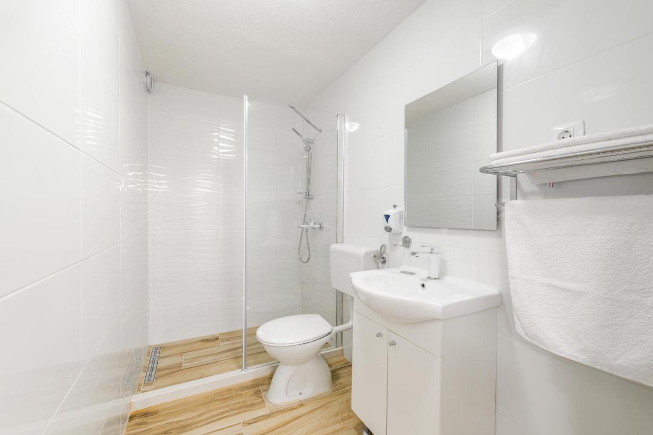Apartments By The Sea Baska Voda, Makarska - 17570 Екстериор снимка