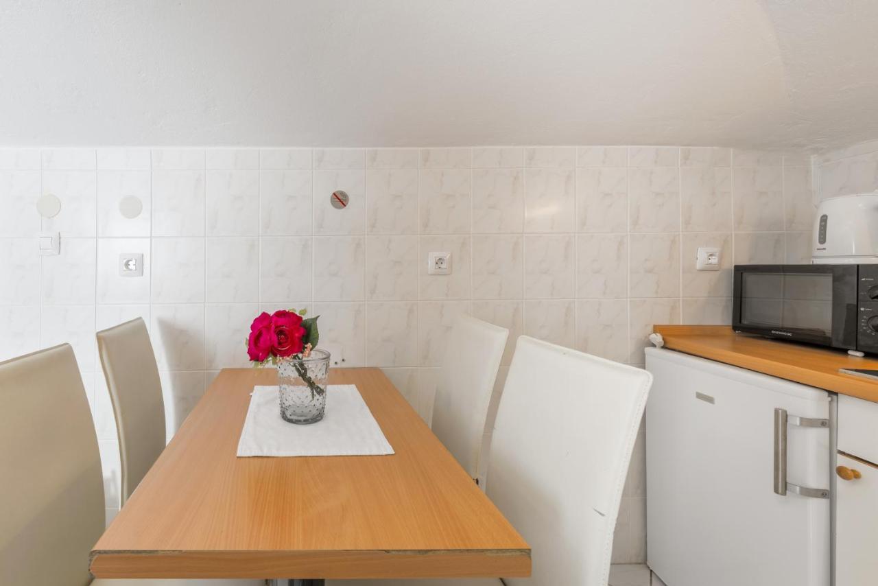 Apartments By The Sea Baska Voda, Makarska - 17570 Екстериор снимка